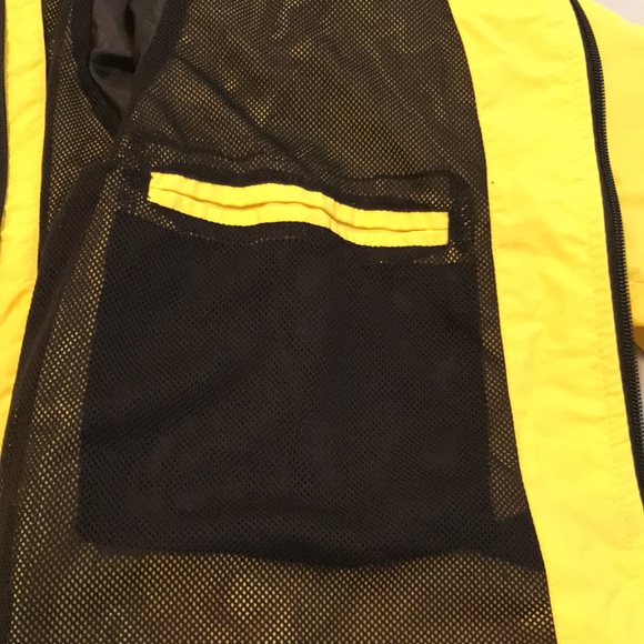 Yellow waterproof jacket for men by H&M. Perfect for walking on a rainy day. - Picture 3 of 4
